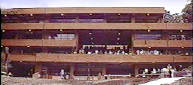 Inauguración edificio académico 1987