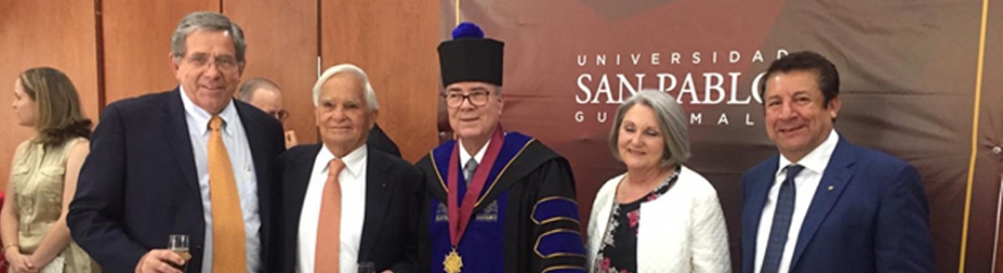 Doctor honoris causa al Licenciado Andrés Olivero